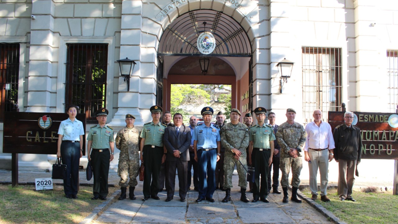 Visita de la Delegación del Ministerio de Defensa de China al CALEN, SINOMAPA y ENOPU