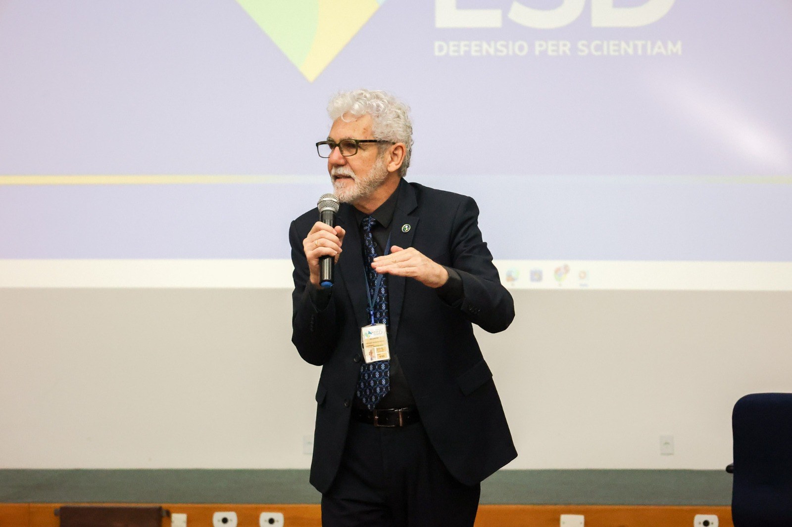 ESD lleva a cabo una simulación sin precedentes sobre Defensa Cognitiva con estudiantes de CAED
