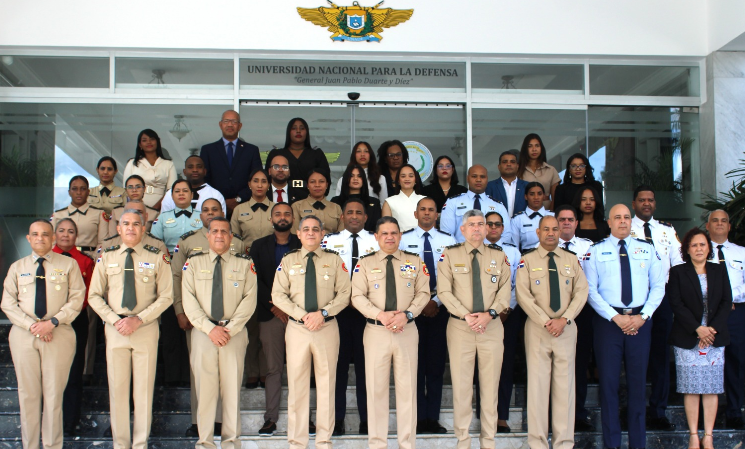 EGAEE gradúa a 35 participantes de la III Promoción del Diplomado en Comunicación Estratégica para la Seguridad y Defensa Nacional.